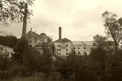 První dostupné archivní plánové podklady o výstavbě pivovaru na pozemku pod Zeleným vrchem, kde stojí pivovar doposud, jsou datované rokem 1866