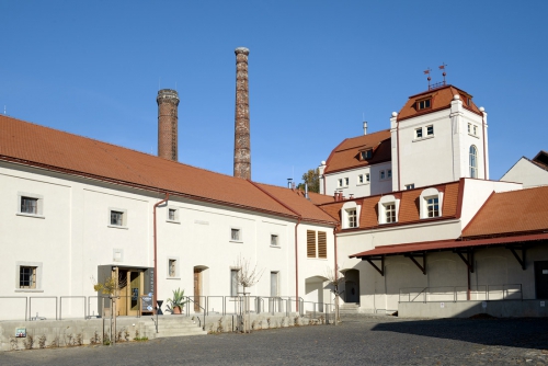 S ohledem na to, že ­nebyla zachována historická barevnost, nepouštěli se architekti záměrně do nové nedoložené interpretace historického vzhledu jednotlivých objektů