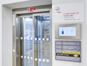 Solární výtah Schindler – výrobek oceněný titulem Český energetický a ekologický projekt roku 2015