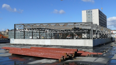 Obr. 12a: Nosná příhradová ocelová konstrukce zastřešení atria knihovny