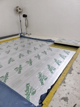 Obr. 2: Rozpracované střešní pláště s tepelnými izolacemi z PIR před zkouškami na vzduchovou neprůzvučnost.