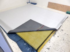 Obr. 3: Lehké střešní pláště byly variantně testovány s lehkou hydroizolační fólií