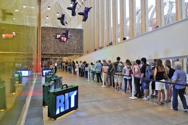 Obr. 14: Vnitřní stěna španělského pavilonu s korkem