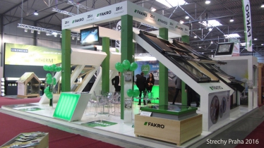 Stánek společnosti Fakro na veletrhu Střechy Praha