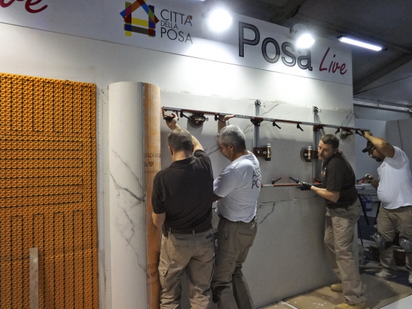 Podíl jednotlivých formátů na italské produkci: nad 80 cm 18,50 %, menší než 33 cm 21,40 %, 33–50 cm 13,7 %, 50–80 cm 46,40 %