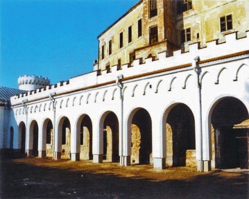 Obr. 21: Zámecká kolonáda po opravě (viz také obr. 18)