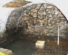 Obr. 23: Obrácená klenba ve středověkém sklepení (viz i obr. 22, 24)