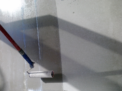 Samonivelační stěrka (např. Ceresit CN 68, CN 69, CN 72) a penetrace (např. Ceresit CT 17  nebo CN 94)