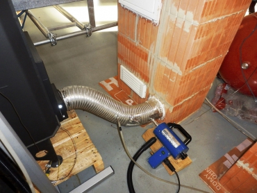 Napojení přívodu spalinového vzduch z poloviční šachty