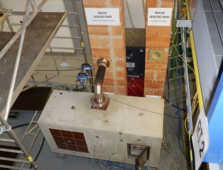 Sestava pro testování, kachlová kamna o výkonu 3 kW