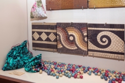 Z výstavy Poklady v českých keramických obkladech