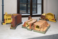 Z výstavy Poklady v českých keramických obkladech