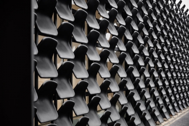 Fasáda showroomu jako funkční banner