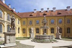 Obnovu kláštera premonstrátů Teplá