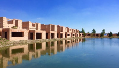 Řadové domy v Michalovicích jsou postaveny v nejlepší energetické kategorii A. Pro obvodové zdivo jsou použity cihelné bloky Heluz Family 2in1.