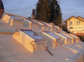 Obr. 7: Střešní okna, příprava na masivní zateplení střešního pláště