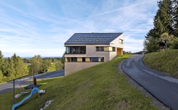 Obr. 11–13: Dokončený objekt