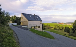 Obr. 11–13: Dokončený objekt