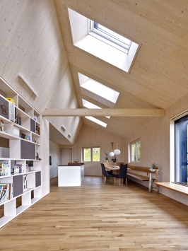 Obr. 14–17: Interiéry s obkladem ze smrku s bílou olejovou lazurou