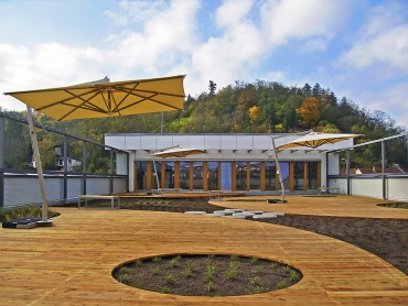 Střešní zahrada krátce po dokončení