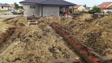 Obr. 2: Výkopy základových pasů