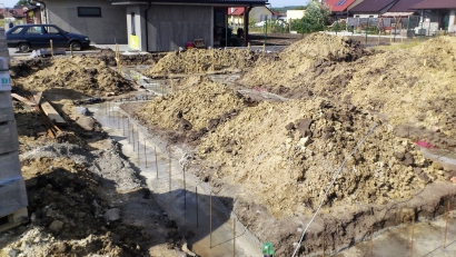 Obr. 5: Vybetonovaný základový pas