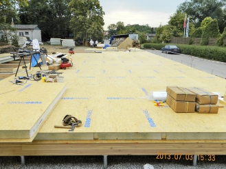 Obr. 8: Montáž základové desky ze SIP