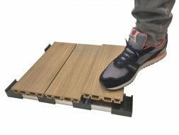 Pokládku pouze za pomoci nohou, tedy jednoduchým zašlápnutím, umožňuje systém EasyClick