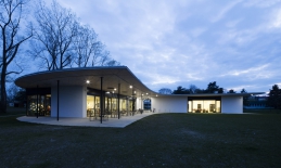 Obr. 3b: Centrum pro handicapované studenty se studentským klubem Jihočeské university v Českých Budějovicích