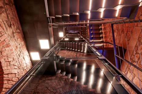 Detail průběžného panelu