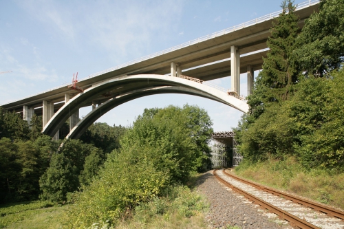 Obr. 3: D8 – Most Oparno