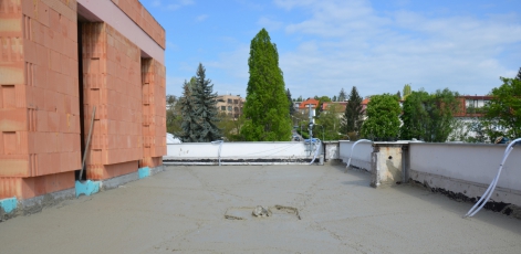 Hotová plocha spádové střechy