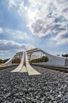 Obr. 6: Dominantní portálové ztužení mezi oblouky