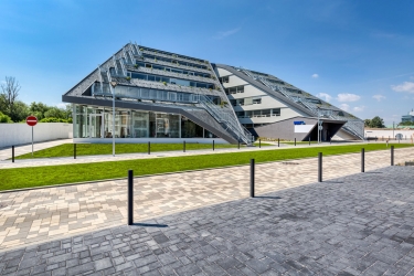 Developer Crestyl dokončil kanceláře Dock in Two