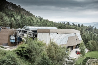 Údolní stanice lanovky Seiser Alm od Prefy