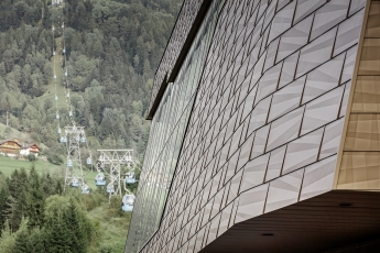 Údolní stanice lanovky Seiser Alm od Prefy