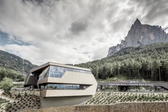 Údolní stanice lanovky Seiser Alm od Prefy