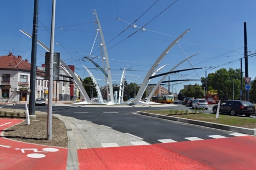 Obr. 2: Okružní křižovatka U Koruny v Hradci Králové