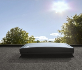 VELUX představuje světlík s bezrámovým zaobleným zasklením 