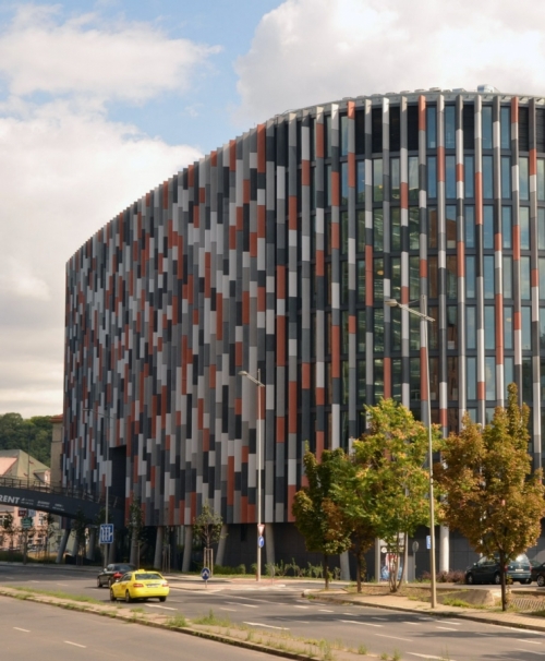 Referenční stavba s provětrávanou fasádou Wentirock – Main Point Karlin, Praha