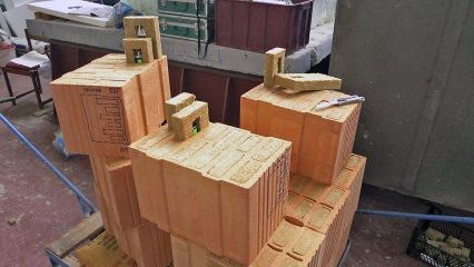 Obr. 11: Zabudování čidel vlhkosti pro testování v klimakomoře  