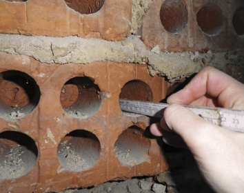 Obr. 2: Původní zdivo z dutinových tvárnic