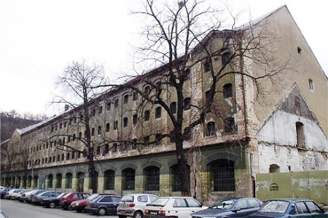 Lisovna a rafinerie řepkového oleje z roku 1864 se stala předmětem architektonické soutěže s cílem přestavět tuto masivní čtyřpodlažní budovu na byty. Bývalý stav