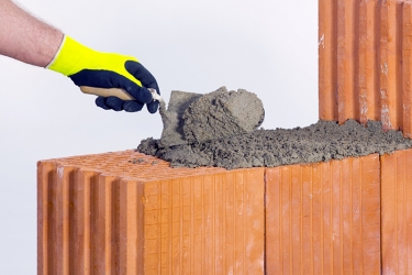 Multibat PLUS pro snadné a rychlé zdění i omítání