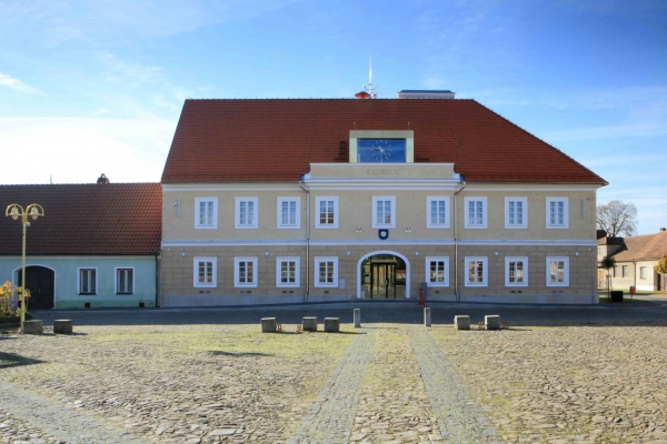 Radnice a knihovna Kardašova Řečice