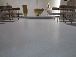 Litý cementový potěr Cemflow Look – detail podlahy