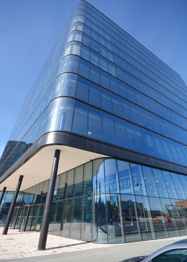 101 Embankment – oblé rohy skleněné fasády