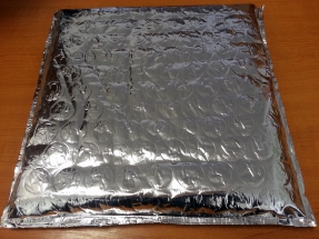 Obr. 8, 9: Ukázka bublinové termoreflexní izolace