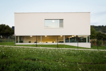 Dům v Brně-Komíně, architekt: KAMKAB!NET (Radim Horák, Hana Horáková), foto Lukáš Němeček