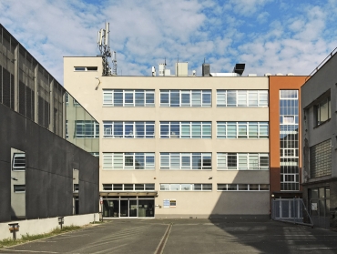 V budově KCD13 v ulici Kolbenova v rozvíjející se čtvrti Prahy 9 byla realizována rekonstrukce jednoho patra dle specifických požadavků nájemce